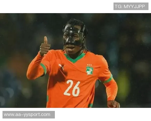 曼联官方宣布边锋转型中卫签下13岁天才后卫索克拉蒂斯