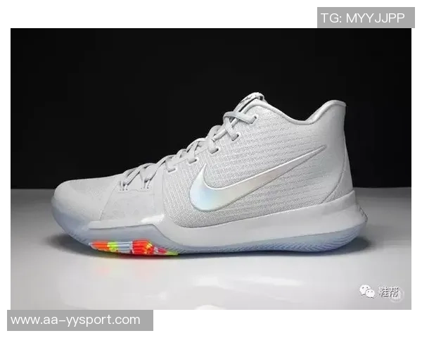 未来之星闪耀赛场Nike为NCAA女篮球员朱朱沃特金斯特别推出个性配色球鞋